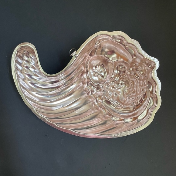 vintage copper jello mold, Thanksgiving cornucopia - Picture 4 of 9